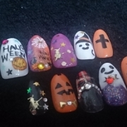 「ハロウィン★」ネイルアートコンテストでジェルネイルキットを5名様プレゼント★お題はハロウィンの投稿画像