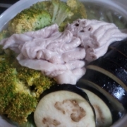 「ブロッコリーと茄子の豚肉鍋」美肌系★あったか鍋料理★写真＆レシピ大募集！※過去に撮った写真もOK!!の投稿画像