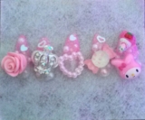 マイメロの白とピンクをモチーフにした姫系ネイルです！