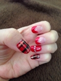 赤チェックネイルに挑戦してみました！パールも付けて、上品な冬のイメージで♪