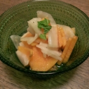 「蕪と柿のサラダ～たまねぎすりおろしのドレッシングで～」美肌系★サラダ★写真＆レシピ大募集！※過去に撮った写真もOK!!の投稿画像