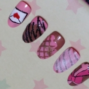 「バレンタインチョコプレゼント。メッセージと一緒に」第5回ネイルアートコンテスト「ピンクを使ったバレンタインアート」で豪華プレゼントの投稿画像