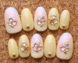 「ふんわり優しいカラーのグラデで爽やか初夏ネイル」の画像（1枚目）