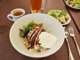 驛（うまや）の食卓でロコモコ丼
