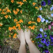 「我が家の庭にて」☆美足百選☆開催！　足と風景の写真を募集し新しいメディアサイトを立ち上げます。の投稿画像