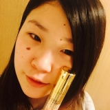 朝は化粧水後１プッシュ、夜は普段のスキンケア後に２プッシュ出してデコルテまで。<br />お肌がピンとするのがとてもよくわかります！<br />塗った直後は少しベタつきがありますが、マッサージしながら馴染ませることでハリも保湿もしっかりできているなと感じました！