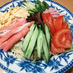 一正蒲鉾さまの「オホーツク」をトッピングして冷やし中華作ってみました⭐はじめて「オホーツク」食べました♪味も濃厚で、具だくさんなのに存在感アリ(*^^*)美味しくいただきました❤ありがとうございま&hellip;のInstagram画像