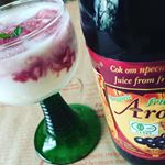 有機アロニア100％果汁を試してみましたよ(ღ˘⌣˘ღ)アロニアって聞いたことなかったけど、ポリフェノール、アントシアニン、抗酸化力が他のベリーと比べて5倍くらい入っているんだよ✧٩( 'ᴗ' )و &hellip;のInstagram画像