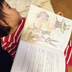 中はこんな感じです✨動作の指示や太字の箇所がたくさん🙌眠る・眠くなるって言葉が分かってるとかなりスムーズなのかなーって印象でした💡#おやすみロジャー#monipla#モニター#寝かしつけ#&hellip;のInstagram画像