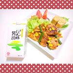 ..昨日、作り置きおかず作る時に、使いきれなかった#鶏むね肉 。。🐔🔪..下味付けて、片栗粉で焼き固めたところに、#カマダ醤油 さんの、#ぽん酢醤油 ＆マヨネーズを合わせたソースで、じ&hellip;のInstagram画像