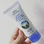 @新しいハンドクリーム。しっとり、もちもち。🐐#ハンドクリーム #ヤギ乳#レイヴィー #ゴートミルク#保湿 #乾燥対策 #moniplaのInstagram画像