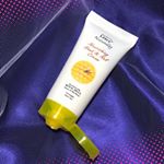 レイヴィーハンド＆ネイルクリームローヤルゼリー使ってみました🍀レイヴィー＝ゴートミルクなイメージをもっていたのですが、今回使ってみたハンドクリームはローヤルゼリーが入ったとってもしっとりするハンド&hellip;のInstagram画像