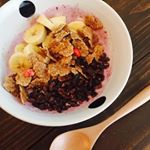 スーパーフードカカオニブビタミン ミネラル ポリフェノール マグネシウム カテキン等々が詰まっております。美肌効果 整腸作用があるそうです( &acute;͈ &omega; `͈ )ヨーグルトとシリアルに混ぜてみました&hellip;のInstagram画像