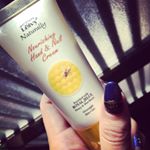 #レイヴィー #ローヤルゼリー #ハンドクリーム #保湿 #monipla@leivy_japan NEWネイルと共に。香りものびも保湿もぜーんぶイイ(&cap;&acute;&forall;｀&cap;)ボディソが良かったか&hellip;のInstagram画像