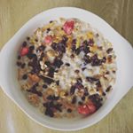 .カカオニブ.そのままでも食べれますが苦いのでグラノーラに混ぜて牛乳と😋❤️上の茶色いのがカカオニブです◎..#カカオニブ#BeGarden#ビーガーデン#moni&hellip;のInstagram画像