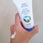 レイヴィーハンド&ネイルクリームシリーズのお試し♪ 『アラントイン』で優しく肌荒れケアターンオーバーを促しかさつきをケア。ヤギ乳の保湿成分だって！ゴートミルクってゆうのね♪シル&hellip;のInstagram画像