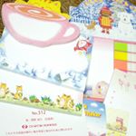 ほっこり絵柄の可愛い付箋&メモをいただきました！パソコンのディスプレイにペタペタ貼ることが多い私はさっそく使わせていただいてます。これらのグッズは様々な事情があって口や足で筆を取った画家たちに&hellip;のInstagram画像