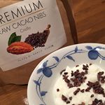 スーバフードと聞くとつい試したくなってしまう😅今回はカカオニブ🌟カリカリとした食感で甘くないチョコって感じ👍たっぷりのポリフェノールや食物繊維ご豊富で女性にぴったりです私はヨーグルトに&hellip;のInstagram画像