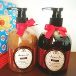 チョコレシャンプー＆トリートメントをお試しさせてもらいました♡シャンプーはチョコシロップ、トリートメントはチョコクリームみたいで、甘い香りがとっても癒されます。翌日の髪はツルツルして触り心地もよし&hellip;のInstagram画像