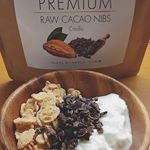 朝ごはん ~♪カカオ二ブ、ちょっと苦いけど美味しい！_&phi;(･_･**#ヨーグルト #シリアル #カカオニブ #begarden #ビーガーデン #moniplaのInstagram画像