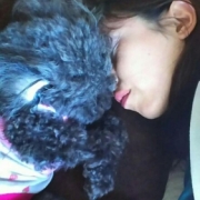 「一緒におやすみ」【ペットの贅沢水素水】わんちゃんとのベストツーショット大大大募集★☆の投稿画像