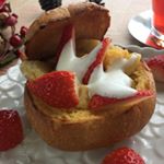 ホムパリでフレンチブレットボールを作りました💕簡単に、めっちゃ豪華な雰囲気のフレンチトースト風作れます😊🌸冷凍で届くから、パンはいつでも焼きたてが食べられます。🌸パンの中は、くり抜きや&hellip;のInstagram画像