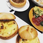 #パンdeパーティー #monipla 旦那がいない時に子供達と(*//艸//)♡スープにきのこがたくさん入っていてきのこ大好きな娘が気にいってました❤味もかなりしっかりしていてパンに合ってた&hellip;のInstagram画像