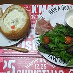 お友達とお家でランチ会しました。パンがふわふわでクラムチャウダーとあってて美味しい。お友達にも喜んでもらえました。おしゃれで手軽にもてなし料理が出来てほんと気に入りました(^ー^)#パンd&hellip;のInstagram画像