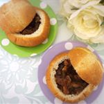 ホムパリさんからブレッドボールとスープのセットをいただき作ってみました。作ったといってもレンジでチンするだけ！😁10分もせずにあっと言う間にパーティに向いた一皿ができちゃいます。クリスマスパーティや年&hellip;のInstagram画像