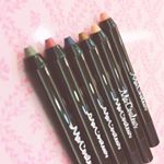 ❤︎❤︎先日銀座で行われた、クレヨンアイシャドウ「マクレール」の新製品体験会にいってきました！力を入れずにするする描けるのによれないし、くずれない🐶定番色に加えて、秋冬限定の3色もかな&hellip;のInstagram画像