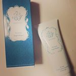 塗って寝るだけのナイトパック、プリンセスナイトリペア。フレッシュなジェルクリームなので伸びも良くいつものスキンケアに蓋をして保湿を逃さない🌠乾燥肌のあたしには必須のパックです。ラベンダーの&hellip;のInstagram画像