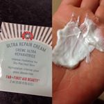 ウルトラリペアクリームのサンプルを使ってみました〜😄最近肌がすごく乾燥するのでサンプルですが充分保湿感がありました👍🏻 #ウルトラリペア#マーナーコスメチックス #全身用保湿クリーム#&hellip;のInstagram画像
