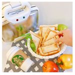 今日の朝食は、ホットサンドを❤️.今まで、母から譲り受けていたかなり古いホットサンドメーカーを使っていたのですが、『vitantonio』（@vitantonio_jp)様から届いた新しいワッ&hellip;のInstagram画像