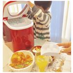 おもしろいプレゼントを頂きました💓これなぁ〜んだ⁉️☺#ホームベーカリー じゃないよｗ..実は家庭用製氷機なんです‼️😆.水道水を入れて、ボタンを押すだけで最短6分台で&hellip;のInstagram画像