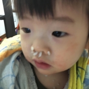 「鼻くそじゃないよ。ご飯粒だよ」うちの子自慢！【こどもの笑顔あふれるおいしい食卓風景】大募集＆投票コンテストの投稿画像