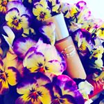 おはようございます。我が家のパンジーが美し過ぎてる驚きました。新生活始まったし肌綺麗に保ちたいから水おしろい使ってみました。ファンデーションが重い！と思う女性にはおすすめです。&hellip;のInstagram画像