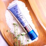 【 米肌 -MAIHADA- 】澄肌CCクリーム.みずみずしい伸びの良いテクスチャーでしっかりカバーなのに重たくない着け心地♡汗や皮脂でも崩れにくい所も好み😘💞.. これ一&hellip;のInstagram画像