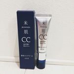 #モニターCCクリームって初めて使ったけど、BBクリームよりなかなか良い🙆最後にパウダーもいらないみたいなんだけど、さらさらに仕上げたい場合は必要だね😽SPF50+ ＋＋＋＋でこれからの時&hellip;のInstagram画像