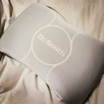 Dr.Smith潤肌枕ULUHADA髪や肌の乾燥を防ぐ保水炭を配合した業界No.1柔らかさの低反発枕🎵枕の高さを調整出来るフィッティングシート付き。大きさは350&times;500&times;10&hellip;のInstagram画像