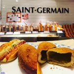 サンジェルマンのシェフのカレーパンとウインナードッグを頂きました。カレーパンは、カレーが本格的ですごい美味しかったです！第1回 カレーパングランプリ金賞受賞だけあります！ピリッとした心地よい辛さがツボ&hellip;のInstagram画像