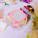 .オイルインの美容液ミスト💗これいい香りで、パサついた毛先までまとまりやすくなります💗🐰..パケが可愛いので見えるとこに置いて毎日使ってる🙆..#アンドプレム #ヘ&hellip;のInstagram画像