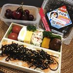 おはようございます☀︎ 平日は毎日お弁当を作っていますので少々お恥ずかしいですがmy弁当を披露しちゃいます🍱 朝はシャワー浴びたり身支度したりと慌ただしいのでお弁当はササッと作れるのに限ります◟̆◞̆&hellip;のInstagram画像