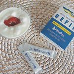 #ホームメイドケフィアをいただきました☺︎とっても#簡単牛乳にこの高活性ケフィア菌を加えて室温に置くだけで発酵！！ #ケフィア は長寿で有名なコーカサスの伝統的発酵乳。今日はイチゴジャムと&hellip;のInstagram画像