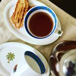 2017/06/20友人からもらったお気に入りのカップ&ソーサー。こんな時間を持てるのは久しぶり。#カップ #ソーサー #紅茶 #トワイニング #レディグレイ #うなぎぱい #パイ&hellip;のInstagram画像