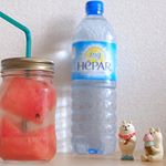 職場で毎年恒例のスイカ🍉を頂きましたので、#デトックスウォーター を。やっつけ感は否めませんが･･･そのままでも甘くて美味しいのにプチ贅沢︎︎︎❤︎＊#heparでつくろうデトックスウ&hellip;のInstagram画像