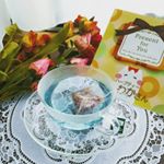 #ほんわかさん#幸せのハーブティー息子を寝かしつけたら、ほっと一息 自分時間。最近はいろんな #ハーブティー にご縁があり、こちらも前回とは違いますが #青いハーブティー ほんわかさん&hellip;のInstagram画像