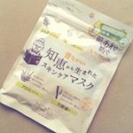 最近使い出したシートマスク♡*漢方？薬草？のような竹酢液の独特の香りにはびっくりしたけど、使用後はもっちもちの肌になる♡*使ってるうちに、だんだんクセになる独特のこの香り。。*&hellip;のInstagram画像