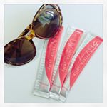 サンソリットの食べる日焼け止めゼリー💕飲む日焼け止めのサプリタイプは昨年から摂取してますが、ゼリータイプは初めて！ゼリータイプの良いところは水が無くてもいつでもどこでも飲める所😁バッグのポ&hellip;のInstagram画像