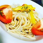 **ピエトロドレッシング使ってパスタサラダ？パプリカもあったから添えた！和風しょうゆ苦手でなかなか買わなかったけどこの和風しょうゆめっちゃ美味しい！使い切っても買いたい思えるド&hellip;のInstagram画像
