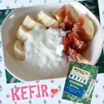 中垣技術士事務所さまの「ホームメイド・ケフィア」をいただきました💕ケフィアヨーグルトの作り方は、牛乳1リットル（または豆乳）に１パック加えて室温で２４時間おくだけで簡単✨このケフィアヨーグルト&hellip;のInstagram画像